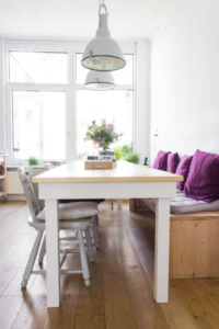 Stichting JIJ Het JIJ-huis Fresia eettafel